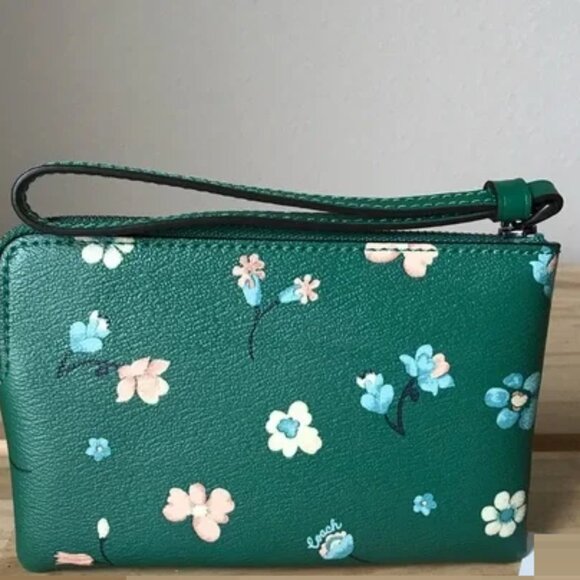 Coach Corner Zip Wristlet Forest Green With Mystical Floral Print C8701 Near New - Picture 2 of 7